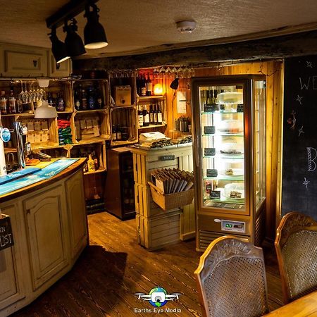 The Bear Inn Llandovery Exteriér fotografie