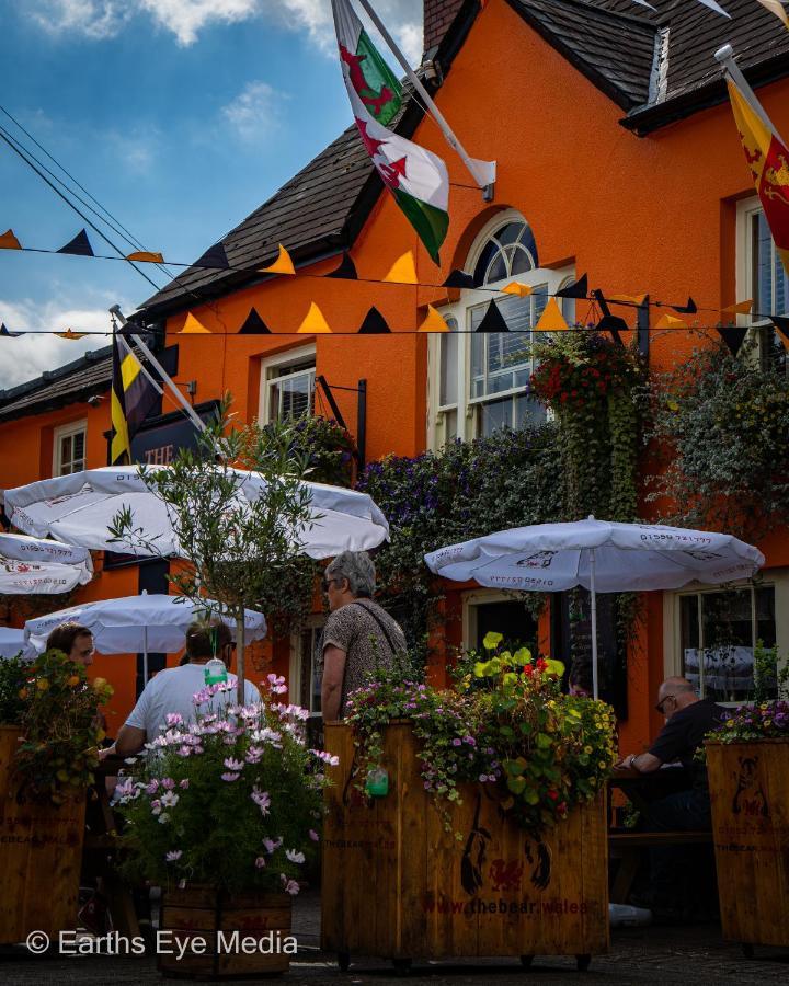 The Bear Inn Llandovery Exteriér fotografie